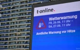 Un panneau d'information alerte sur la chaleur à Berlin le 26 juin 2026