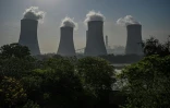 Les cheminées de la centrale de la National Thermal Power Corporation (NTPC) à Dadri, le 6 avril 2022 en Inde