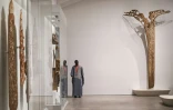 Des oeuvres d'art exposées dans l'aile Michael C. Rockefeller consacrée aux arts d'Afrique, d'Océanie et des "anciennes Amériques", le 28 mai 2025 au Metropolitan Museum de New York