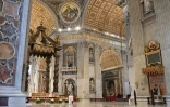 Le pape François célèbre la messe de Pâques dans la Basilique Saint-Pierre déserte, le 12 avril 2020 au Vatican
