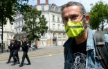 Un manifestant avant un rassemblement de "gilets jaunes" prévu le 16 mai 2020 à Nantes