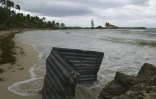 Vue sur une plage au Gosier, en Guadeloupe, après le passage du cyclone Irma, le 6 septembre 2017