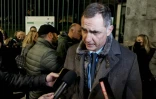Le président du conseil exécutif de Corse Gilles Simeoni répond à la presse le 2 mars 2022 à Ajaccio lors d'un rassemblement organisé après l'agression subie en prison par Yvan Colonna