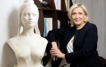 La candidate RN à la présidentielle française de 2022 Marine Le Pen dans son siège de campagne à Paris, le 7 décembre 2021