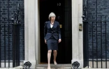 La Première ministre britannique Theresa May devant le 10 Downing Street, le 22 novembre 2016 à Londres