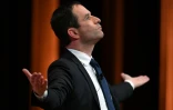 "On me fait le procès de quoi ? D'être élu de banlieue, d'être confronté à la réalité de ce communautarisme que je combats, autrement que par des mots", tempête Benoit Hamon