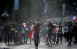 Incidents entre supporters et forces de l'ordre aux abords de la fanzone du Champ-de-Mars à Paris, le 10 juillet 2016