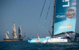 Le skipper français Thomas Ruyant à bord de son bateau LinkedOut, au départ du Vendée Globe le 8 novembre 2020 aux Sables d'Olonne