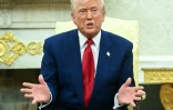 Le président américain Donald Trump dans le Bureau ovale de la Maison Blanche, le 7 avril 2025 à Washington