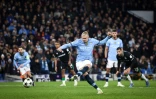 L'attaquant norvégien de Manchester City inscrit sur pénalty le premier but de son doublé à domicile contre le Feyenoord Rotterdam en Ligue des champions, le 26 novembre 2024    