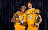 Kobe Bryant et Paul Gasol après avoir remporté la finale NBA 2010 avec les Lakers face aux Celtics