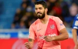 L'attaquant uruguayen du Barça Luis Suarez, buteur sur penalty sur le terrain du Deportivo Alaves, le 23 avril 2019 à Vitoria
