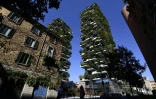 Les "forêts verticales" contrastent avec certains édifices classiques du quartier Porta Nuova à Milan