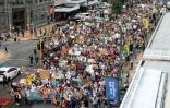 Les lycéens et étudiants manifestent pour sensibiliser au changement climatique, le 15 mars à Wellington