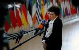 La ministre française de la Transition écologique Monique Barbut fait une déclaration à la presse à Bruxelles, le 4 novembre 2025