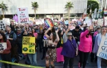 Des manifestants participent à la "Marche des femmes" le 19 janvier 2019 à Los Angeles