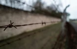 Clôture de l'ancien camp de concentration de Sachsenhausen, devenu un mémorial, le 7 février 2020