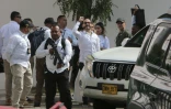 Le président colombien élu Abelardo de La Espriella quitte les lieux après une conférence de presse au siège du gouvernorat du département de Norte de Santander, le 8 juillet 2026 à Cúcuta