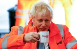 Boris Johnson lors d'une visite d'un chantier à Manchester le 4 octobre 2021 en marge de la conférence annuelle des conservateurs
