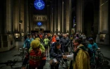 La "bénédiction des cyclistes" à la cathédrale de New York, le 6 mai 2023