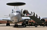 Un avion de reconnaissance à la base aérienne française de Dakar, le 7 juin 2009