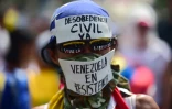 Un manifestant contre le président vénézuélien Nicolas Maduro à Caracas, le 19 avril 2017