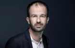 Le coordinateur de La France insoumise (LFI), Manuel Bompard pose lors d'une séance photo, à Paris, le 7 avril 2021