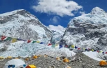 Des tentes au camp de base de l'Everest, le 12 avril 2023 au Népal