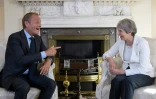 Le président du Conseil de l'Europe, Donald Tusk (g) et la Première ministre britannique, Theresa May, au 10 Downing Street, à Londres, le 25 juin 2018