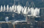Montage de photographies créé le 28 juin 2019 montrant la destruction à l'explosif des deux principales piles de ce qui restait du pont de Gênes après l'effondrement meurtrier d'août 2018