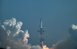 Le décollage de la fusée Starship de SpaceX vers l'île South Padre au Texas, le 22 mai 2026
