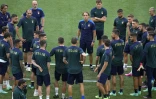 Le sélectionneur italien Roberto Mancini, entouré de ses joueurs, lors d'un dernier entraînement, le 10 juin au Stadio Olimpico à Rome, à la veille du match d'ouverture de  l'Euro 2020 face à la Turquie