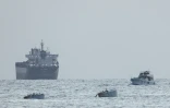 Un bateau appartenant à la "flotille pour Gaza", intercepté par la marine israélienne, est dirigé vers un port d'Israël, le 19 mai 2026.

