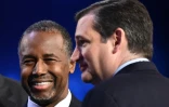 Les candidats républicains à la présidentielle américaine Ben Carson (g) et Ted Cruz le 28 octobre 2015 à Boulder, dans le Colorado