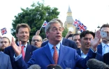 Nigel Farage devant le Parlement le 24 juin 2016 à Londres