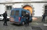 Le fourgon transportant Tony Meilhon à son arrivée le 18 novembre 2011 au tribunal de Rennes