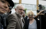 Jeremy Corbyn quitte sa résidence à Londres le 27 juin 2016