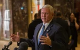 Mike Pence à la sortie de la Trump Tower le 29 novembre 2016 à New York
