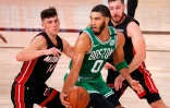 Jayson Tatum (0) des Boston Celtic lors du match N.3 de la finale de Conférence Est en NBA contre le Miami Heat le 20 septembre 2020 à Lake Buena Vista en Floride