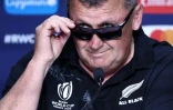 Le sélectionneur des All Blacks Ian Foster lors d'une conférence de presse le 7 septembre 2023 au Stade de France. "Ce sera ma troisième Coupe du monde et je n'avais jamais vu une telle attente par rapport au match d'ouverture", dit-il à la veille d'affronter les Bleus