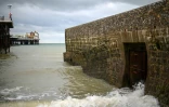 Un débordement d’égout près de la jetée de Brighton, le 6 décembre 2021 au Royaume-Uni