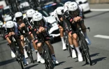 Tadej Pogacar (D) et ses équipiers d'UAE s'entraînent en vue du contre-la-montre par équipes du Tour de France, le 2 juillet 2026 près de Barcelone