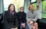 La maire de Paris Anne Hidalgo (G), la président de la région Ile de France Valérie Pécresse (D) et la PDG de la RATP Catherine Guillouard (C) à Vincennes le 17 novembre 2017