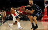 Evan Fournier (d) d'Orlando Magic tente de contrer Bradley Beal des Washington Wizards en NBA, le 3 décembre 2019 à Washington