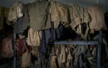 Habits des victimes tutsi du génocide au Rwanda, exposés au mémorial de Gatwaro à Kibuye