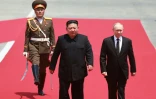 Le président russe Vladimir Poutine est reçu par le dirigeant nord-coréen Kim Jong Un lors d'une cérémonie sur la place Kim Il Sung à Pyongyang, le 19 juin 2024