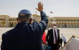 Meir Ben-Shabbat conseiller israélien à la sécurité nationale salue en quittant Abou Dhabi, le 1er septembre 2020