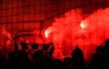 Les supporters marseillais allument des fumigènes avant le match contre le PSG, le 28 octobre 2018 au Stade Vélodrome