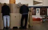 Dans un bureau de vote de Bondi Beach, à Sydney, le 3 mai 2025