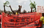 Des opposants au référendum sur une nouvelle constitution, manifestent le 28 octobre 2016 à Abidjan